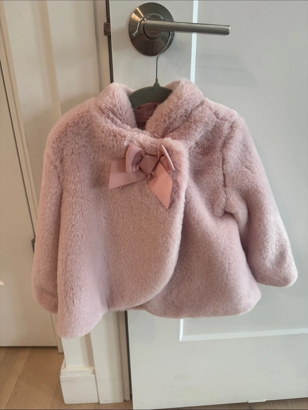 Mayoral Light Pink Faux-Fur Cape with Bow